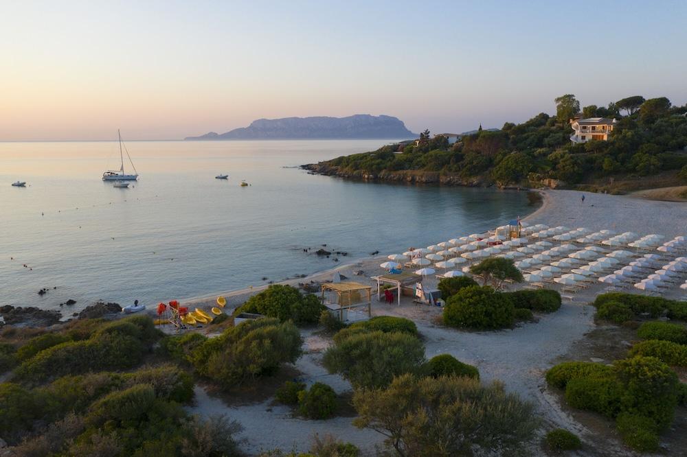Voi Colonna Village Hotel