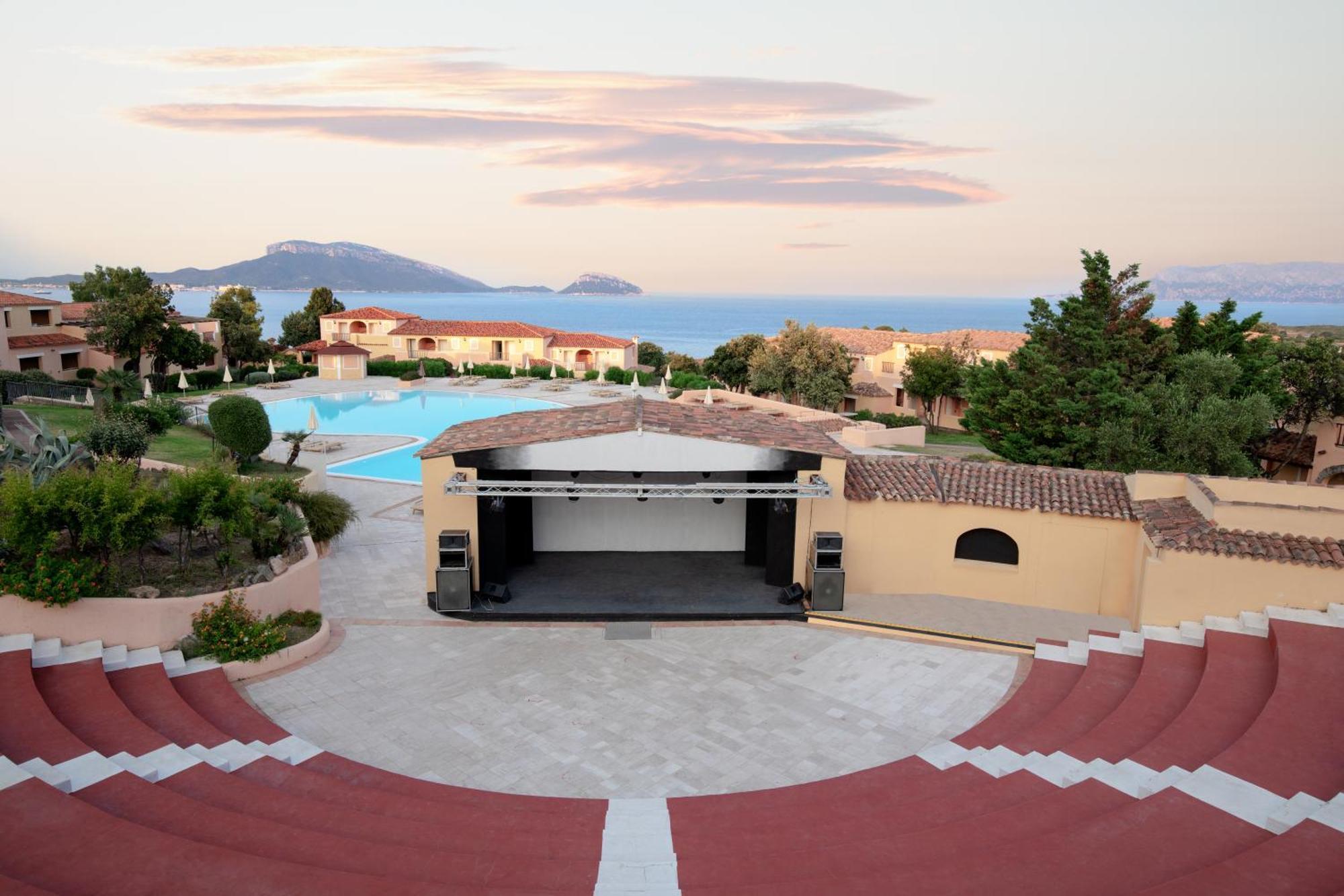 Voi Colonna Village 4*