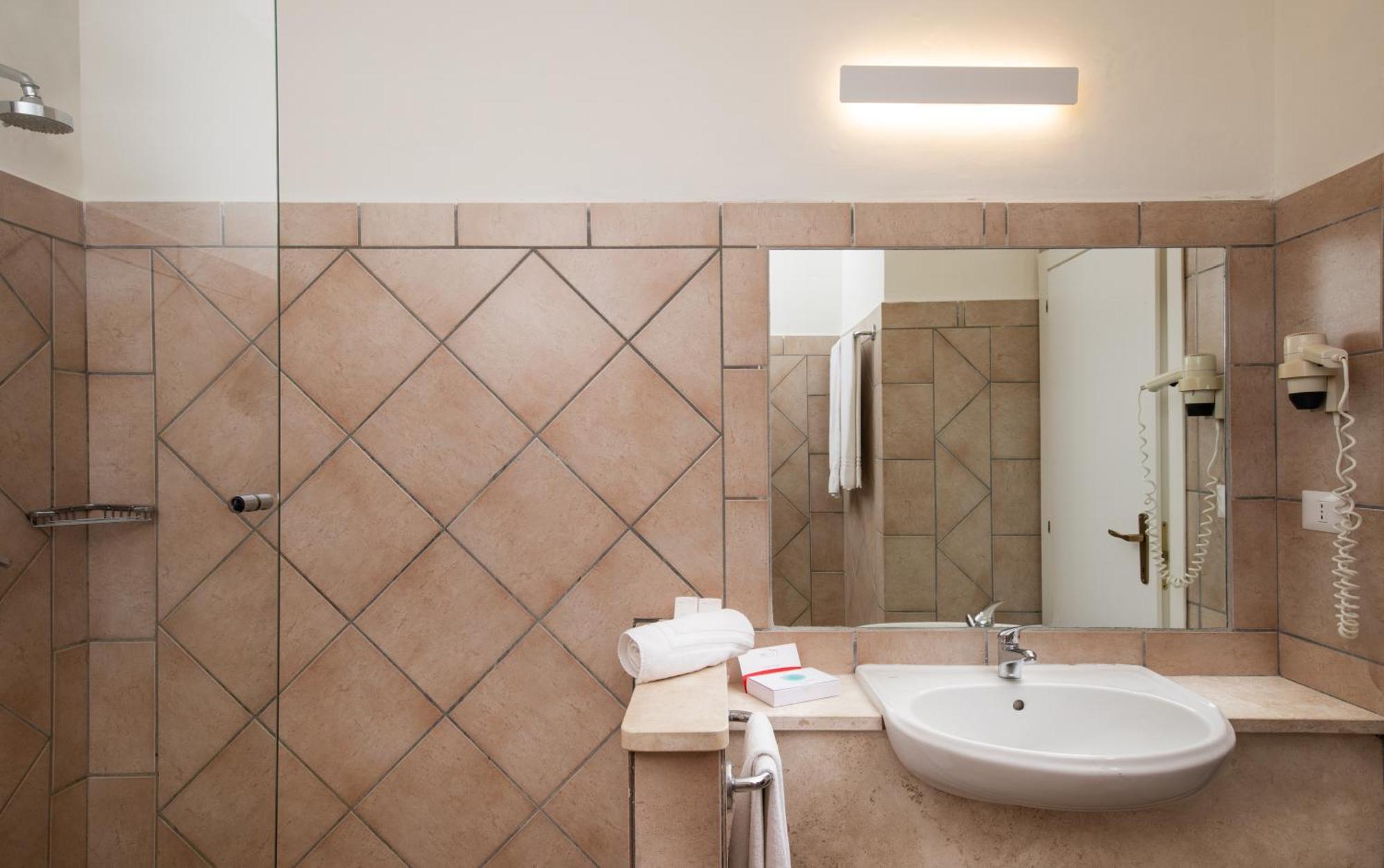 Voi Colonna Village Hotel 4*